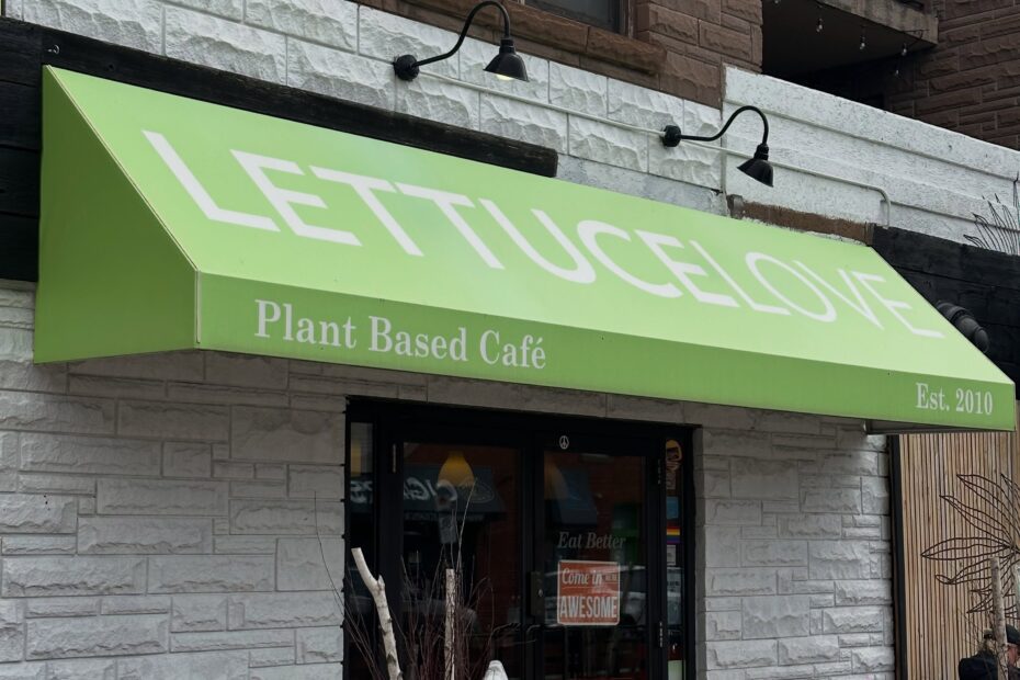 Lettuce Love Cafe in Burlington